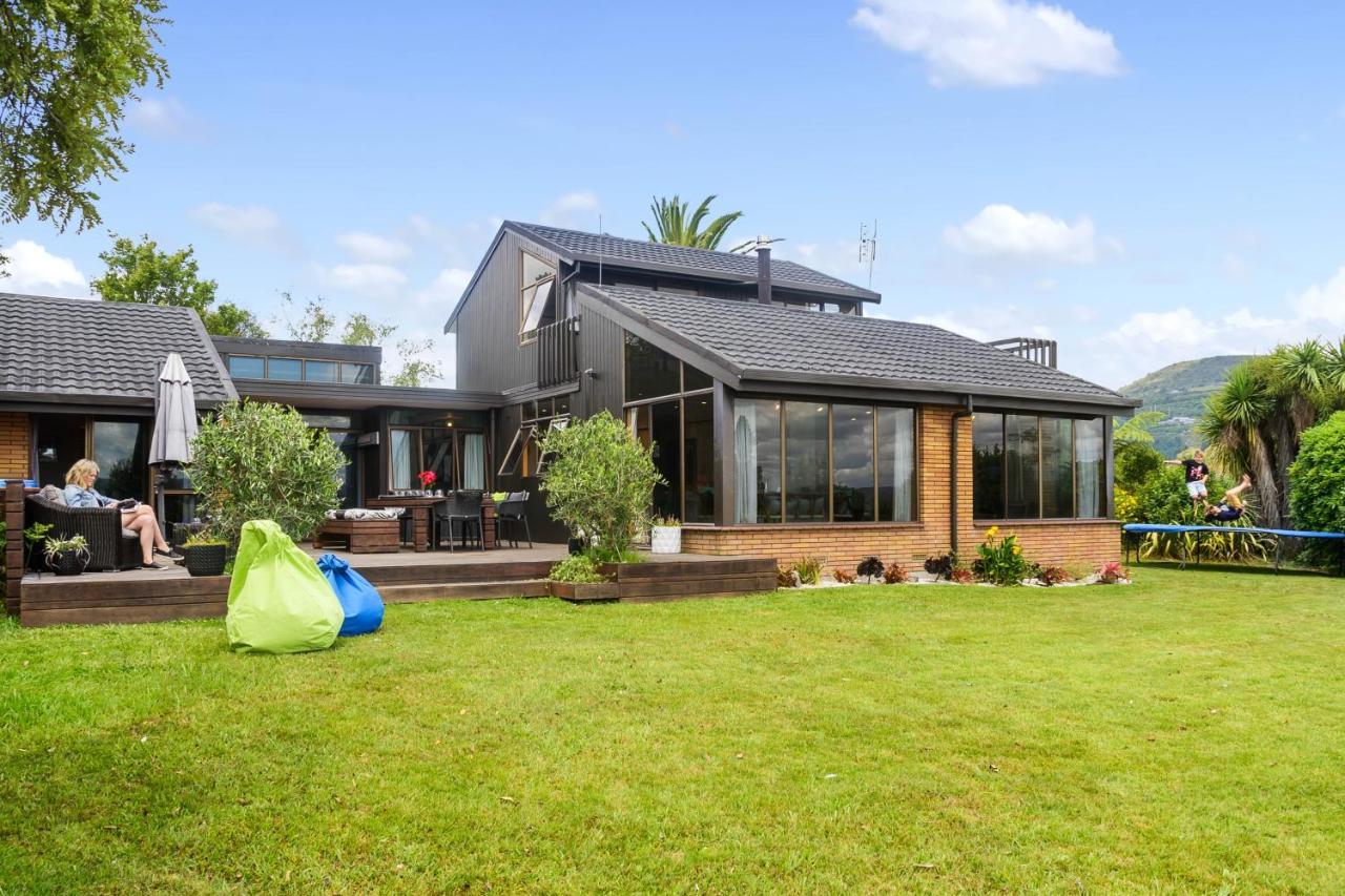 The Bird House - Kawaha Point, Rotorua. Stylish Six Bedroom Home With Space, Views And Relaxed Atmosphere Kültér fotó