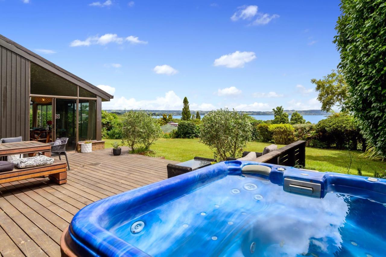 The Bird House - Kawaha Point, Rotorua. Stylish Six Bedroom Home With Space, Views And Relaxed Atmosphere Kültér fotó